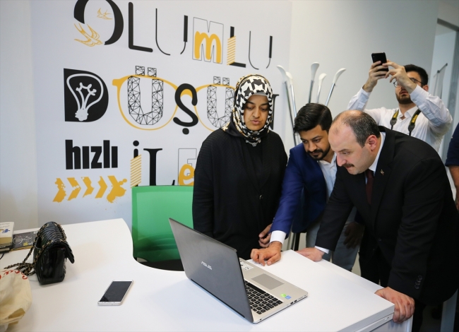 Bakan Varank Teknopark İstanbul'u ziyaret etti